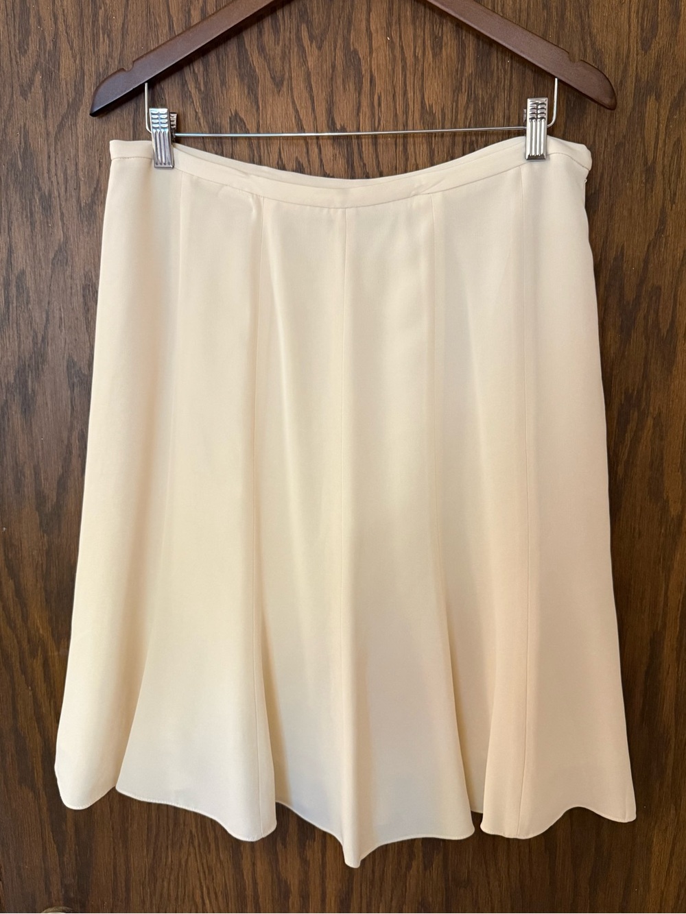 Jones New York 100% Silk Cream A-Line Skirt Flowing Elegant Quiet Luxury 12